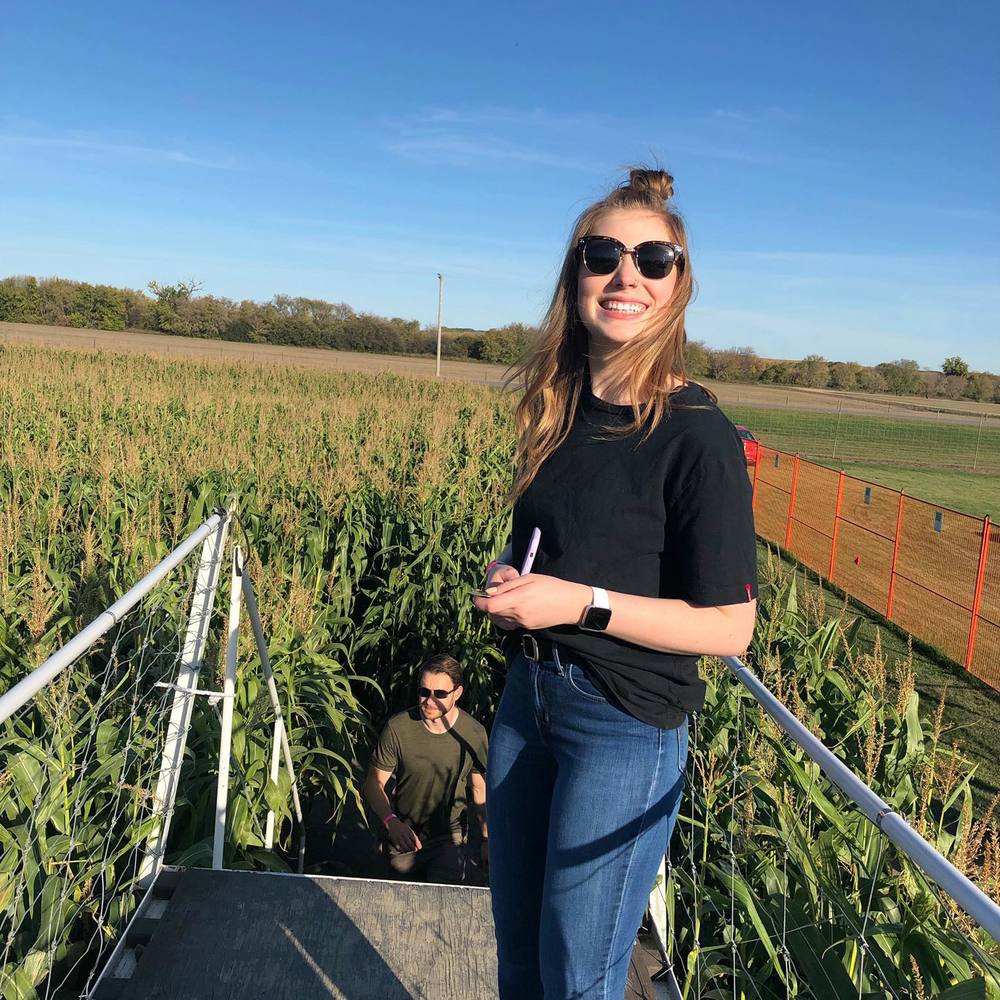 Meet your Posher, Alexis